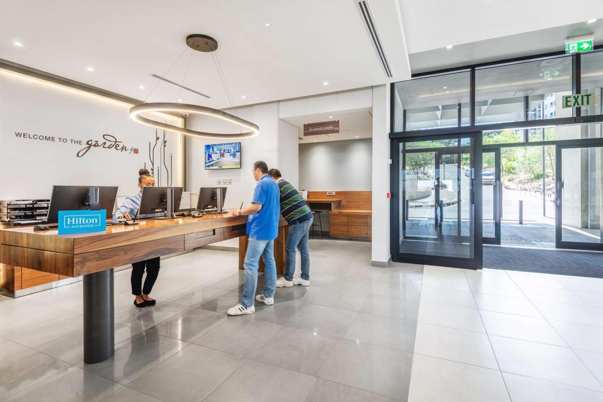 Hilton Garden Inn Windhoek Exterior foto